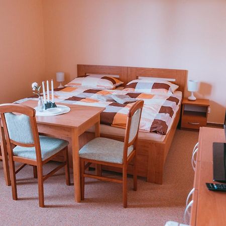 Pension V Lukach Dlouhá Ves エクステリア 写真